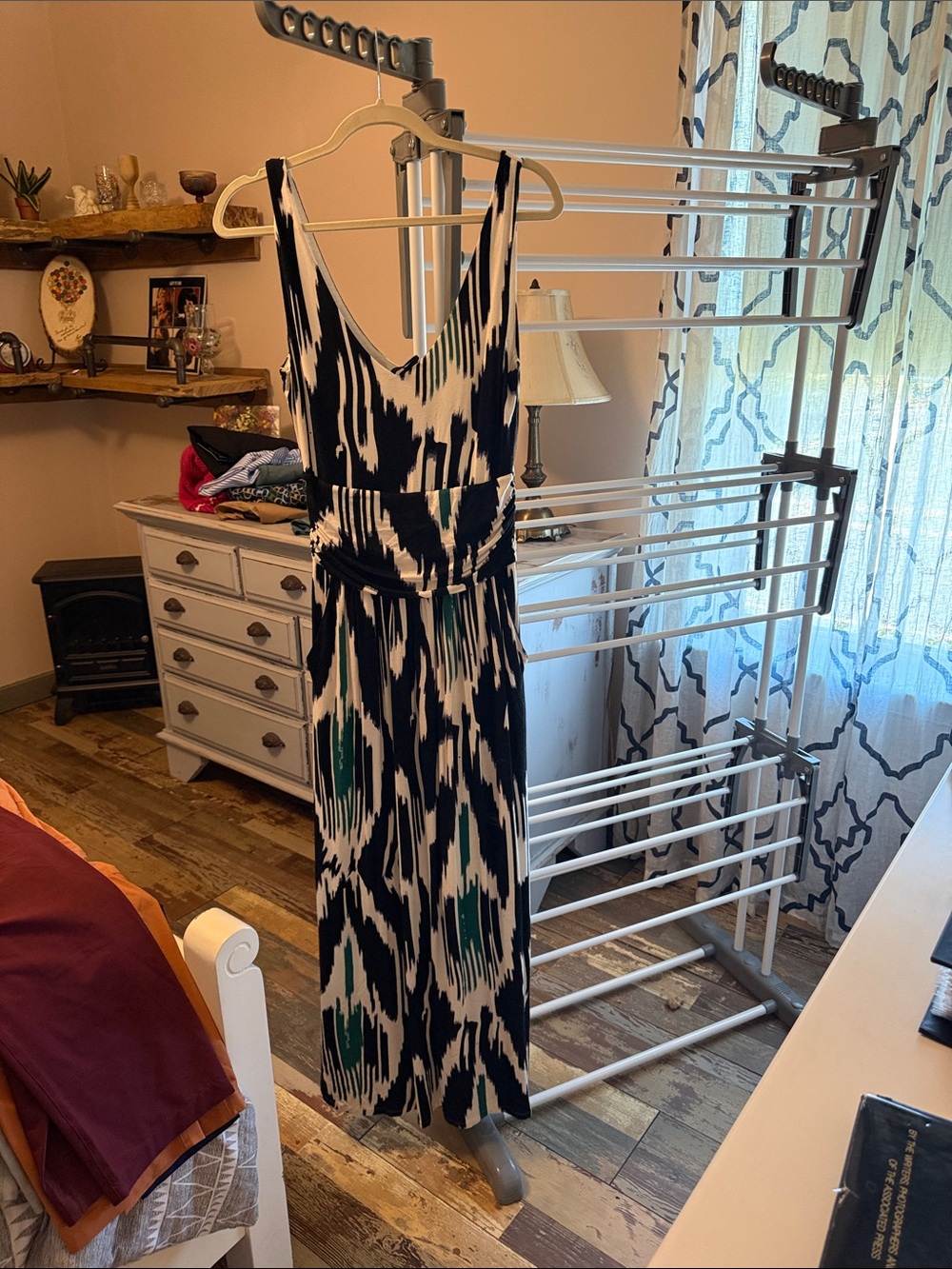 Sleeveless V-Neck Maxi Dress in Black, White & Teal Abstract Print